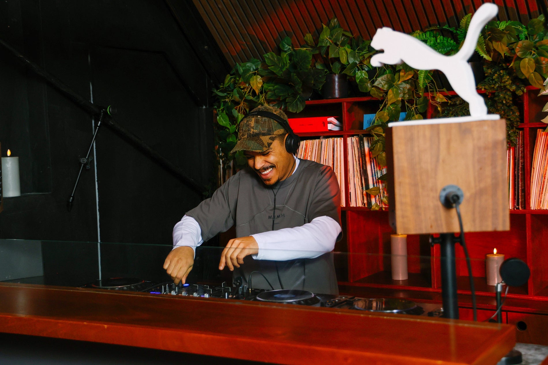 Baskèts DJ Boots: with Jarreau Vandal