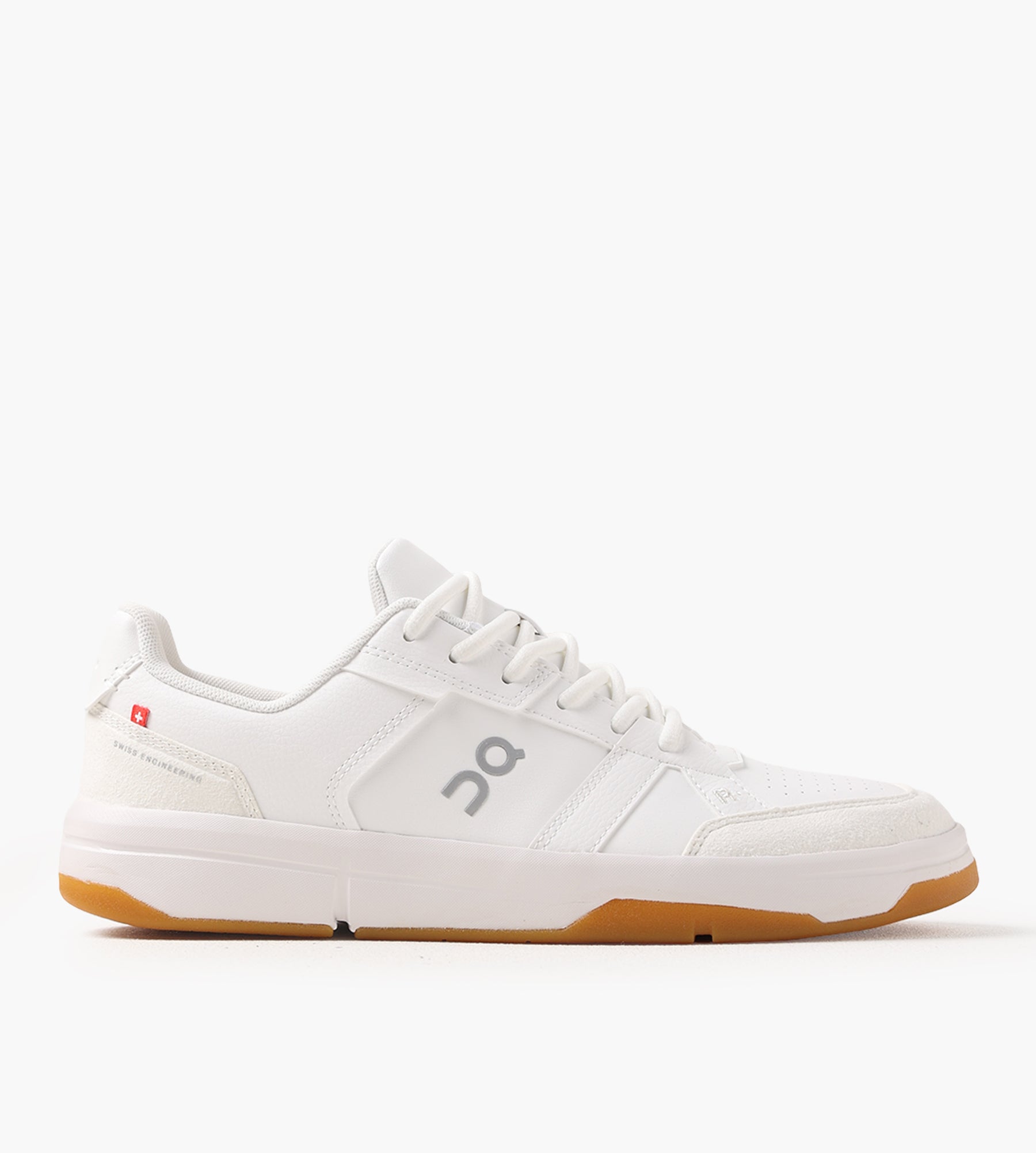 On THE ROGER Clubhouse 3 M White Ivory