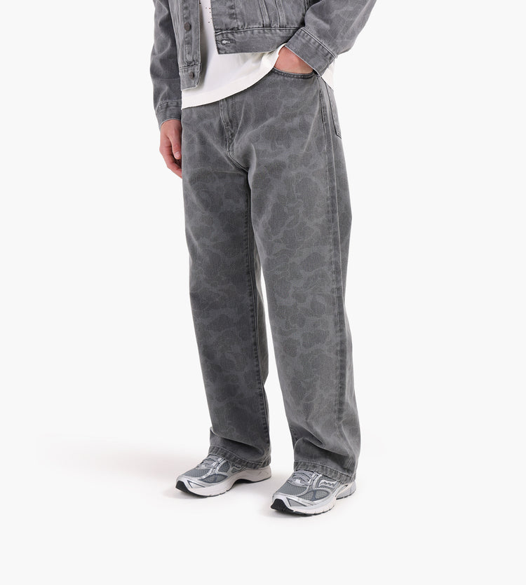 パンツ Carhartt WIP Duck Landon Pant 32 Carhartt WIP Duck Landon Pant in Camo Duck & Black Bleached