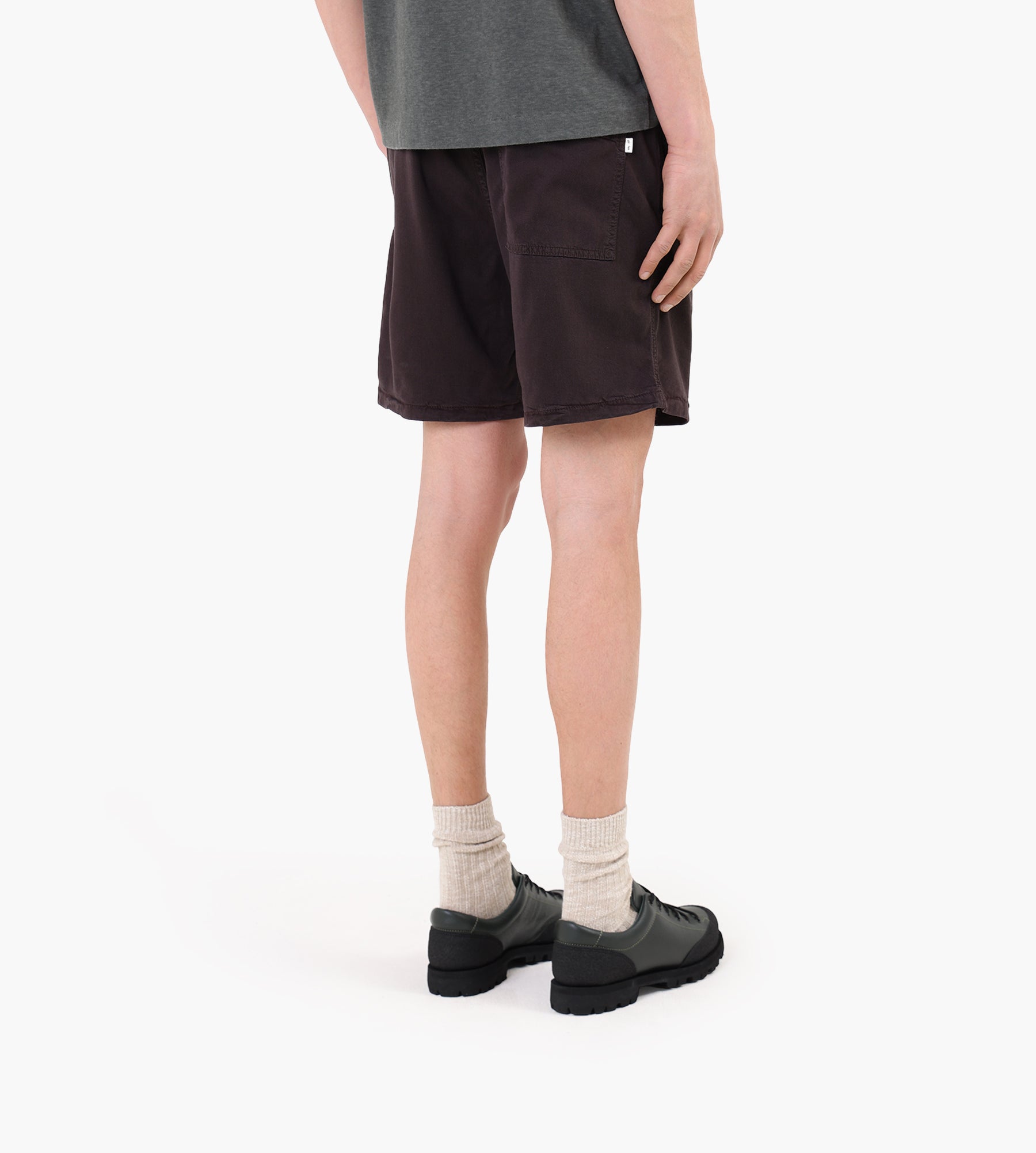 NN.07 Gregor Shorts 1154 Deep Truffle