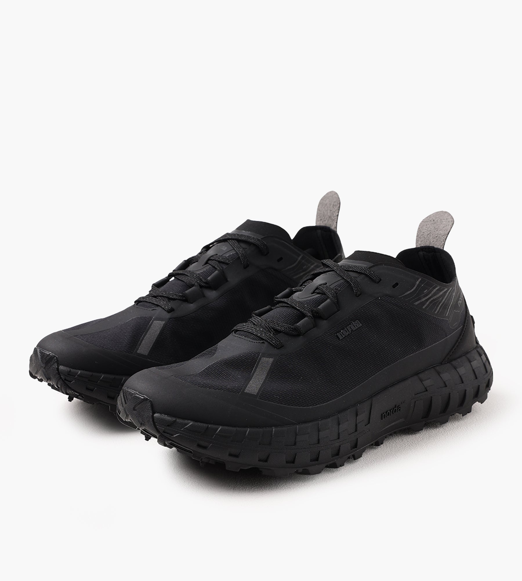 Norda The 001 M Stealth Black