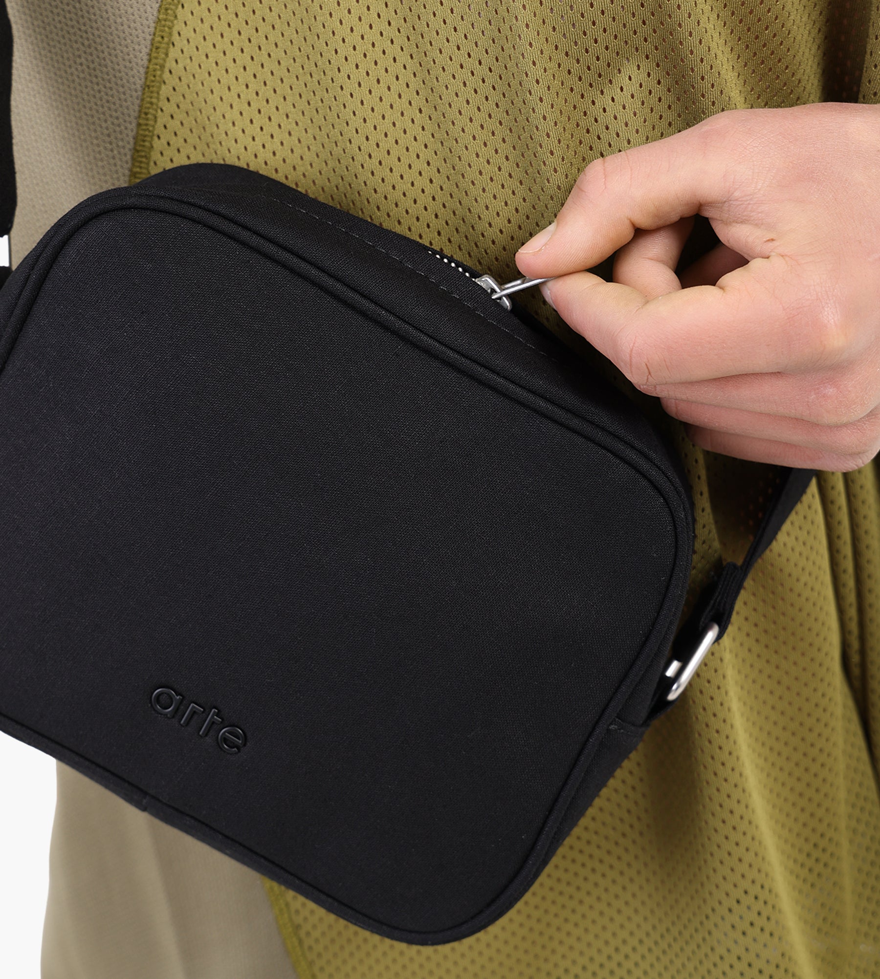 Arte Antwerp Linen Baka Bag Black