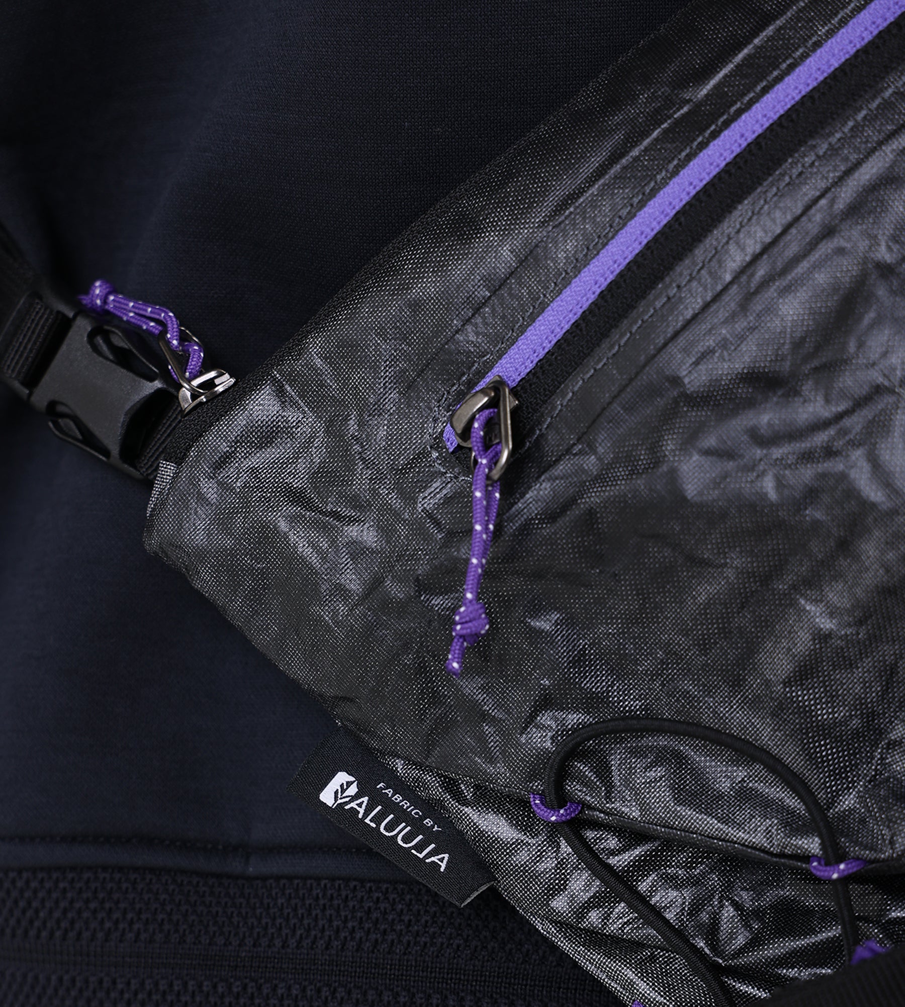 D__b__™ Weigh Lighter Sling 10L Weigh Darker