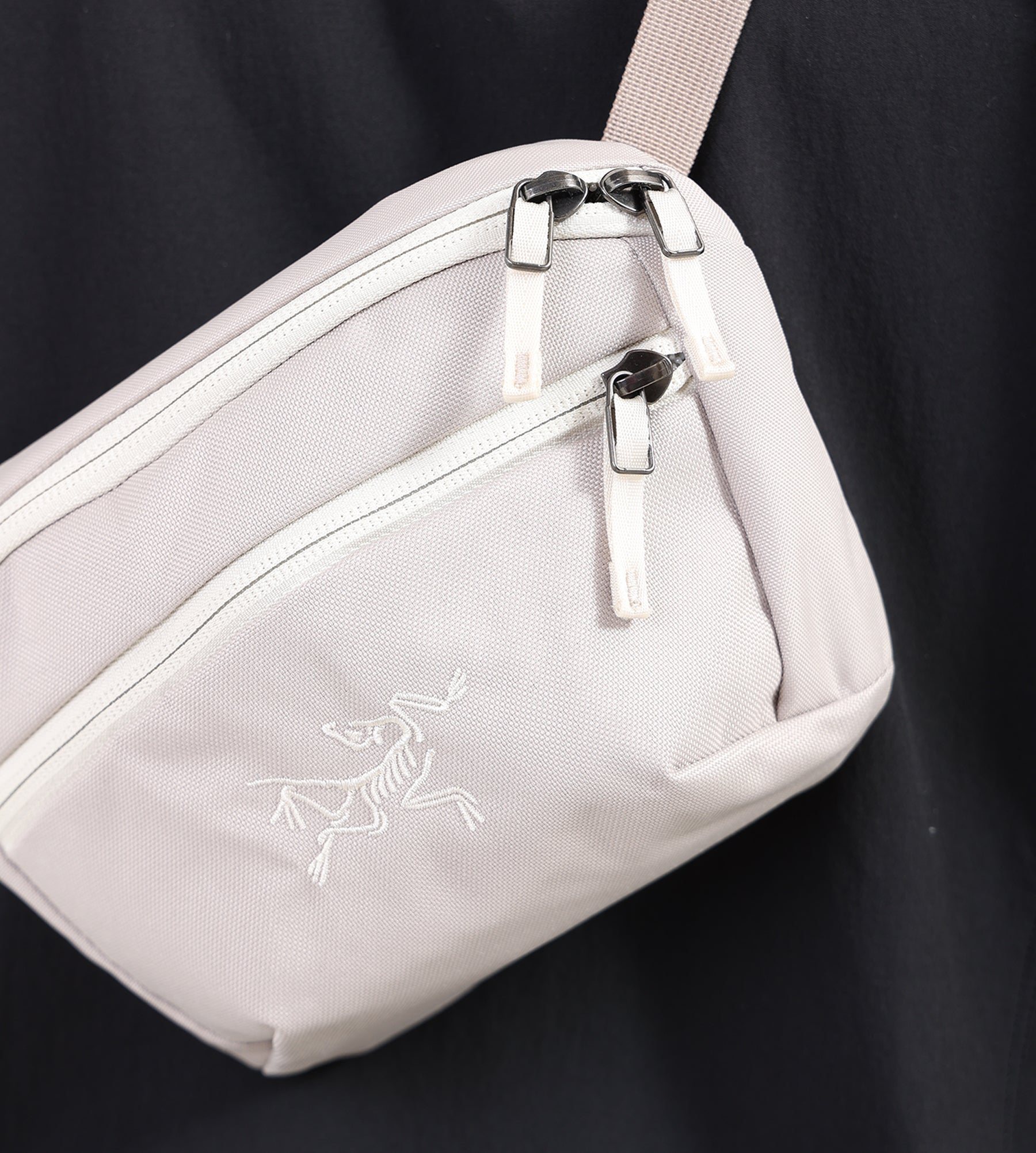 バッグ Arc'teryx Mantis 1 Rune Arc'teryx Mantis 1 Waist Pack Rune Sea Salt