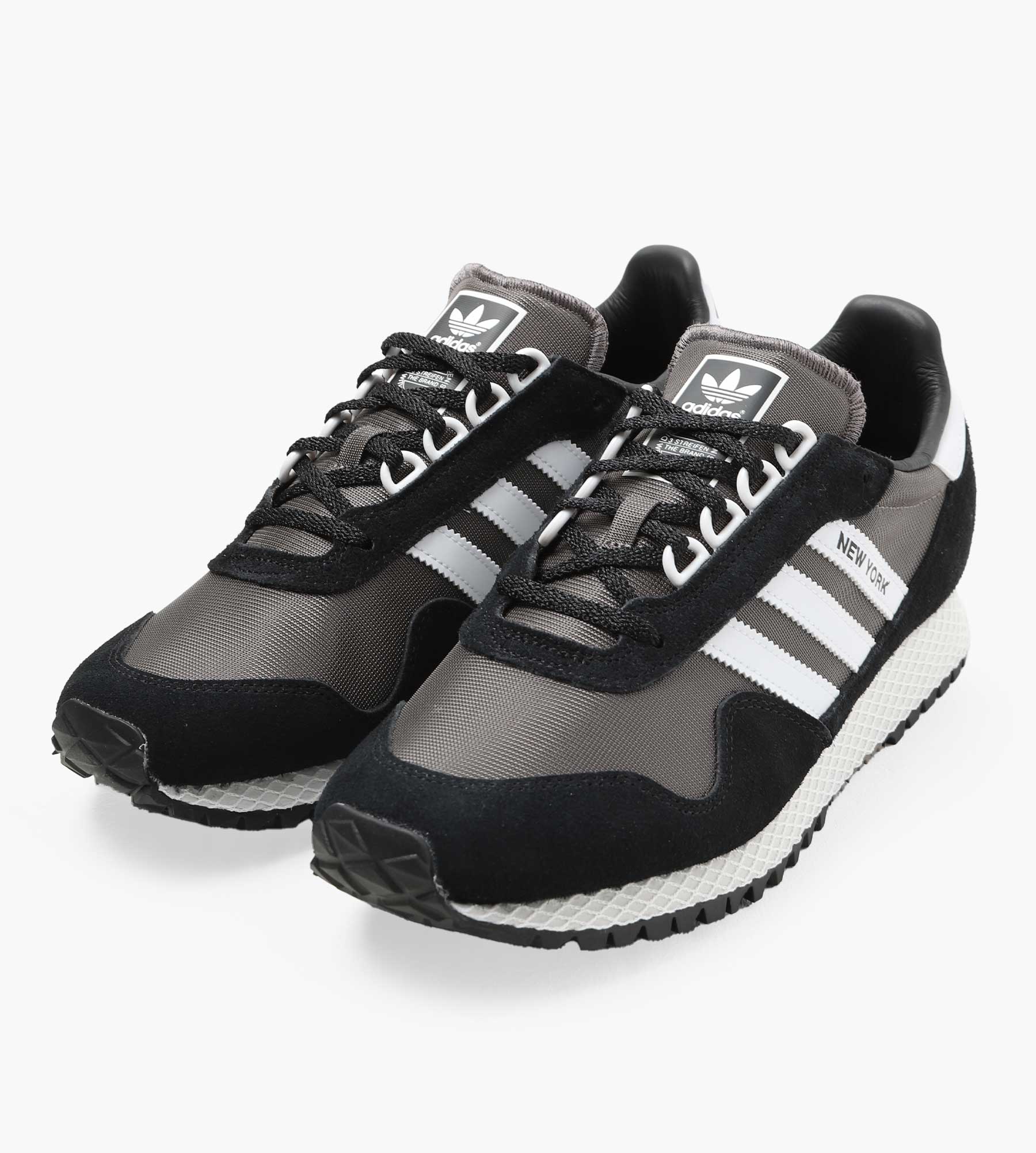 Adidas New York Cblack Dshgry Chacoa