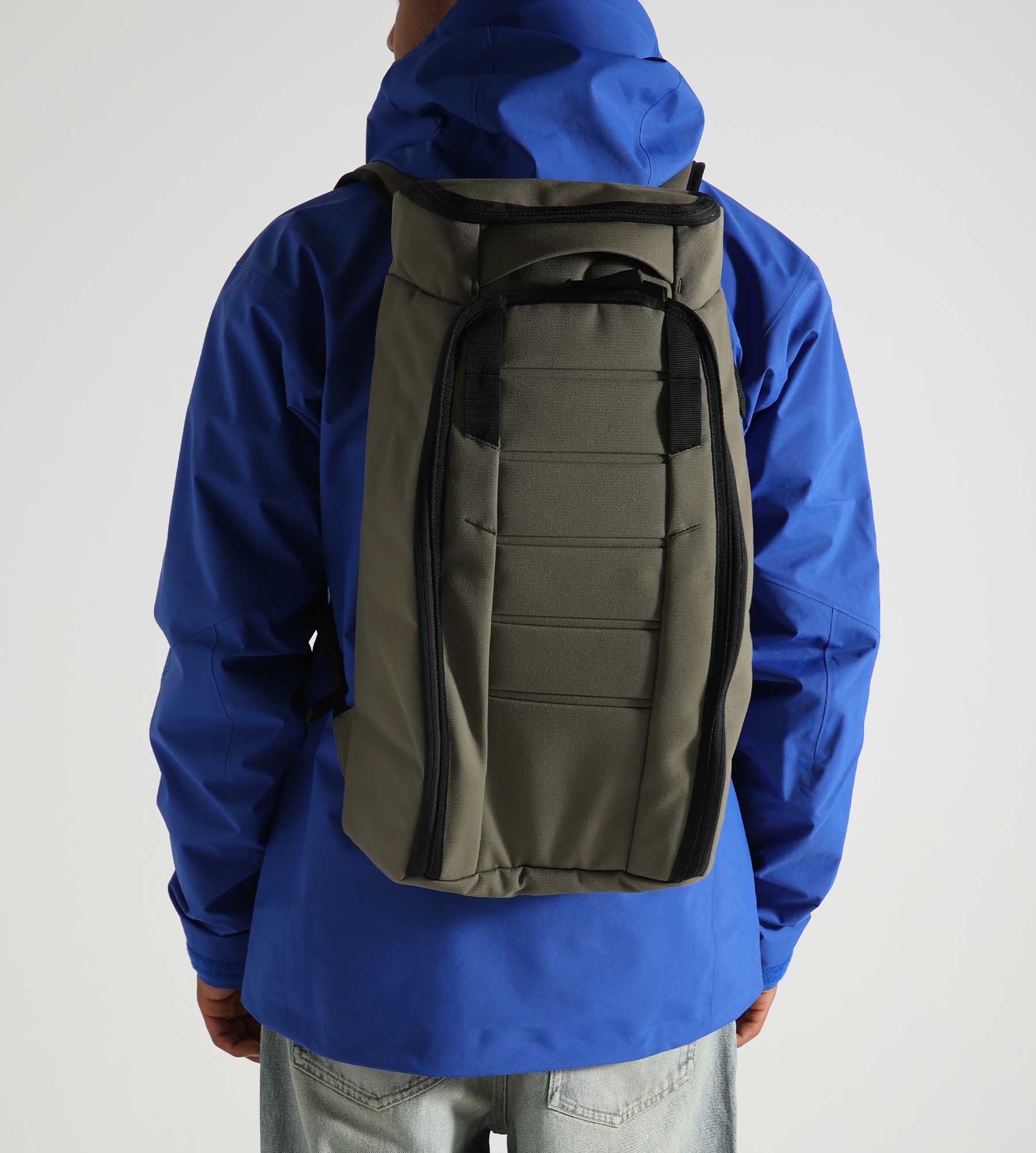 D__b__™ Hugger Backpack 25L Mash Green