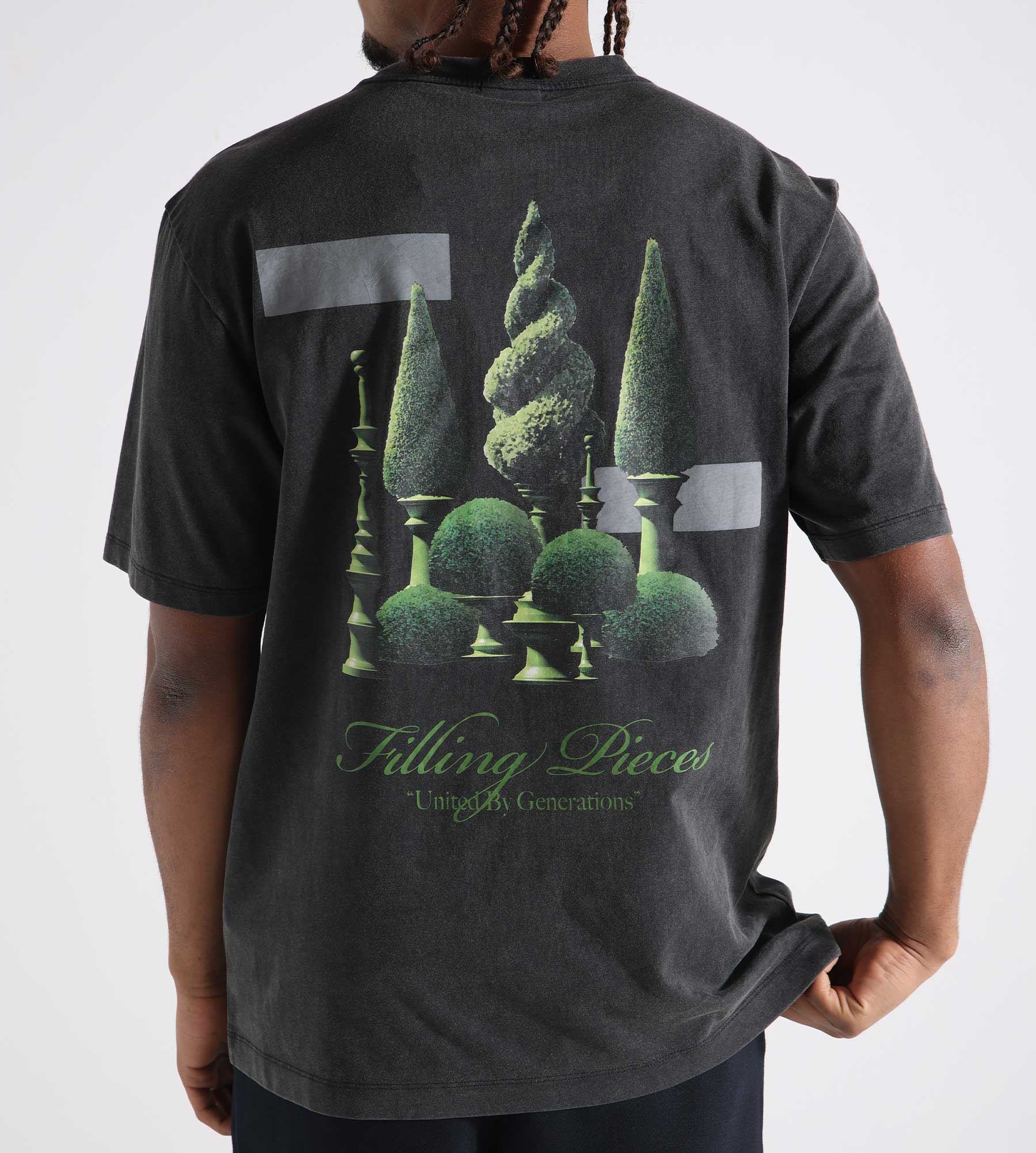 Filling Pieces T-shirt Topiary Vintage Black