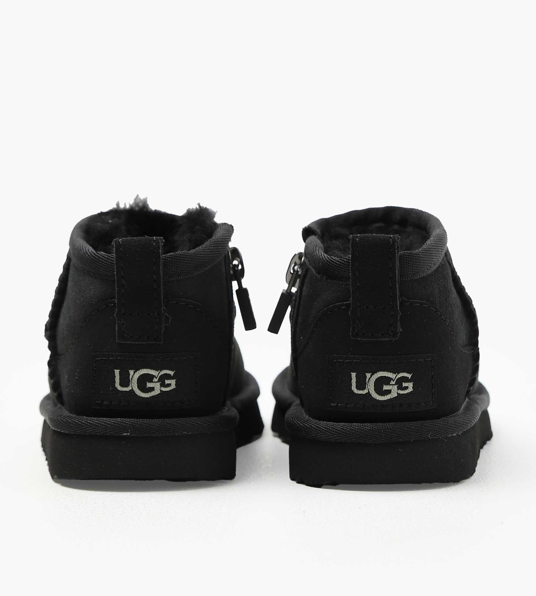 UGG T Classic Ultra Mini Black Kids Baskèts