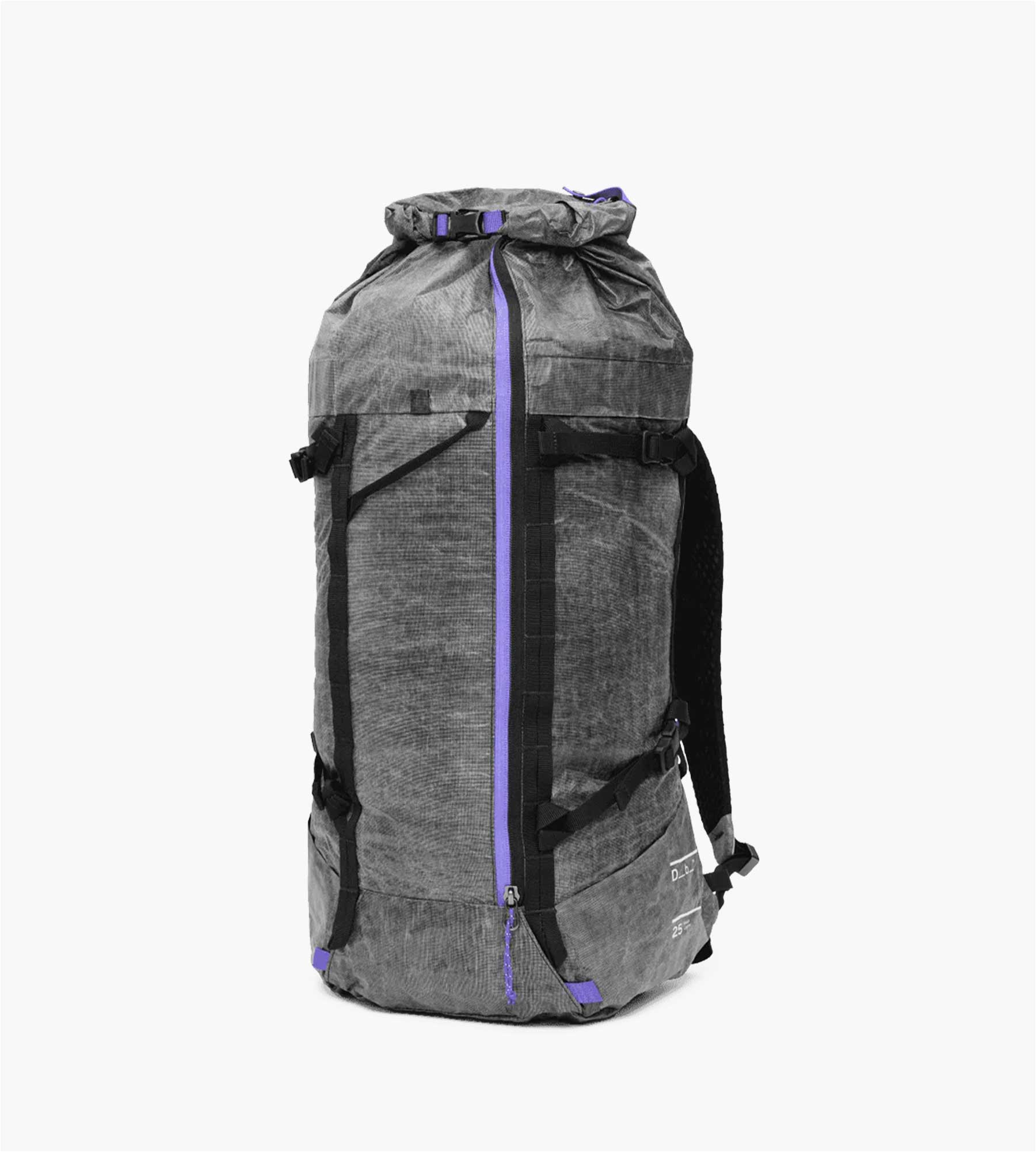 D__b__™ Weigh Lighter Backpack 25L Weigh Darker