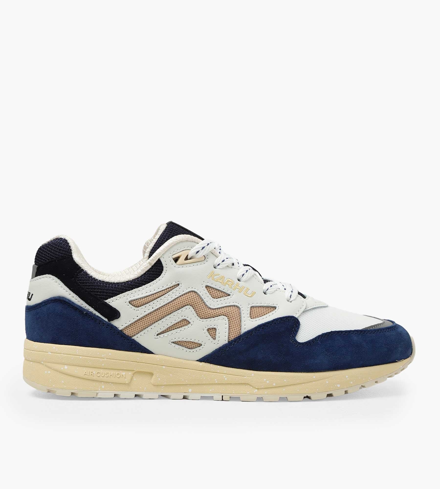 Karhu Legacy 96 True Navy Irish Cream