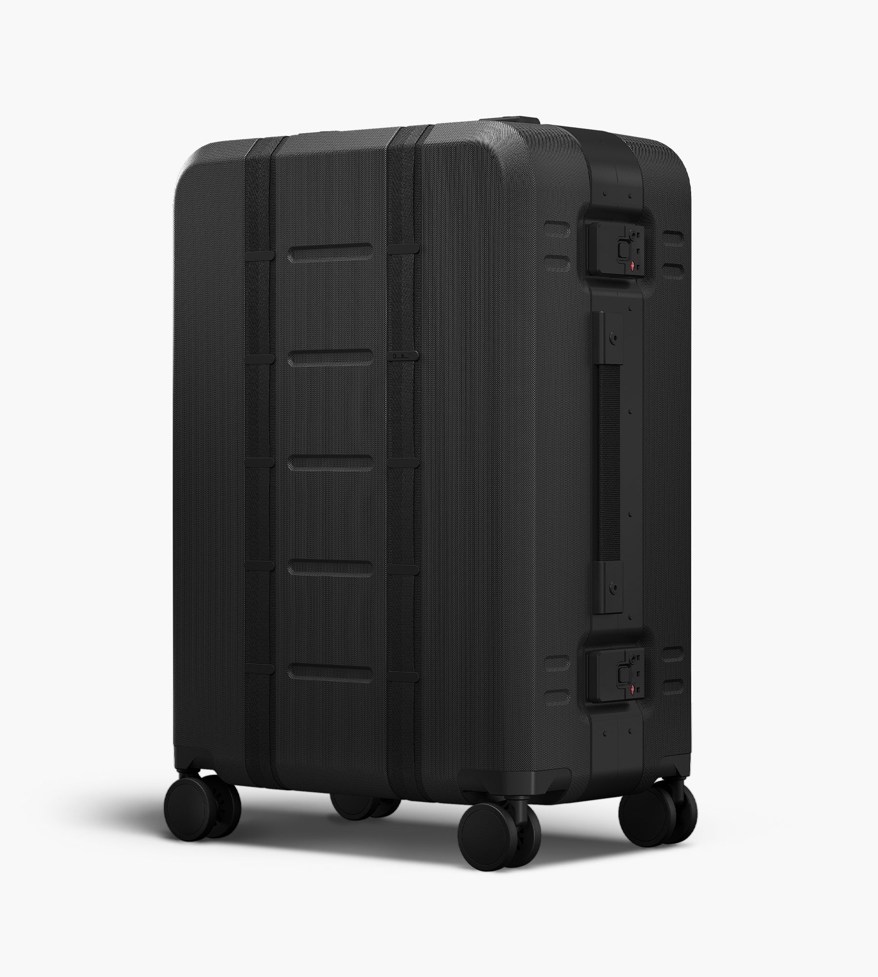 D__b__™ Ramverk Pro Check-in Luggage Medium Black Out