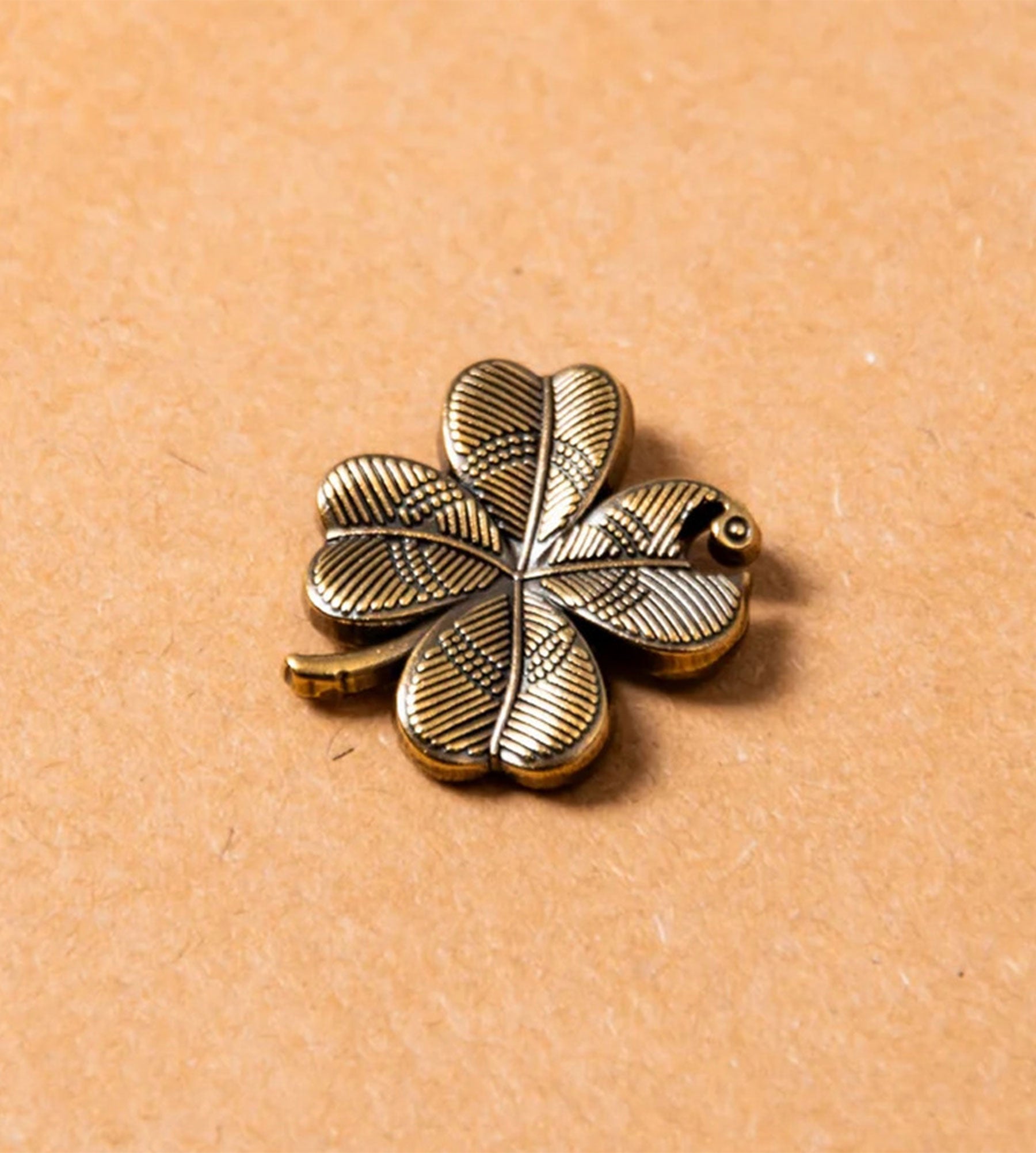 Carhartt WIP Clover Pin Gold